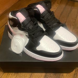 Air Jordan 1 arctic pink brand new